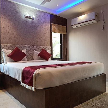Hotel A P Home'S - A Boutique Hotel กูวาฮาติ ภายนอก รูปภาพ